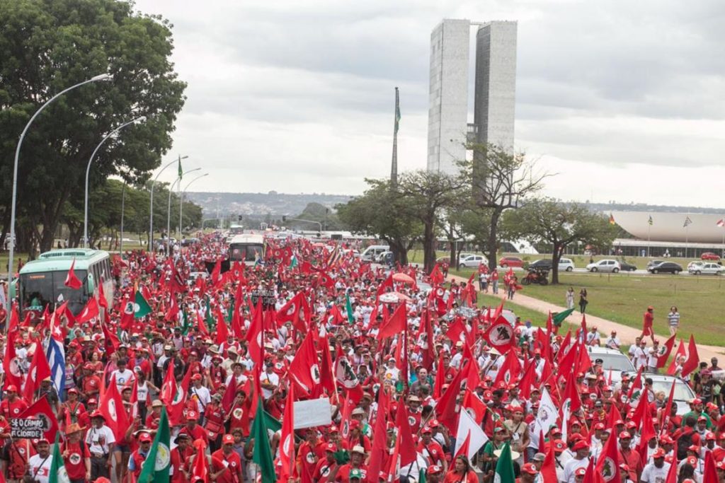 Sin Tierra marcharon hoy por Brasilia por  Reforma Agraria Popular